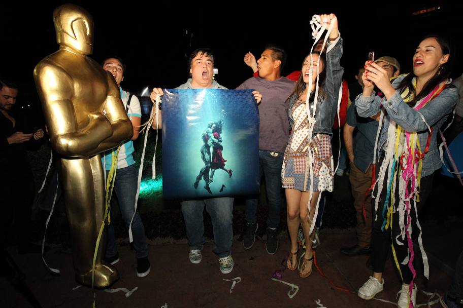 Fan del regista messicano Guillermo Del Toro festeggiano a Guadalajara. Affp